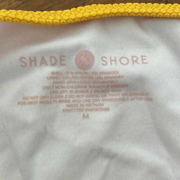 Yellow bikini - Picture 3 of 3